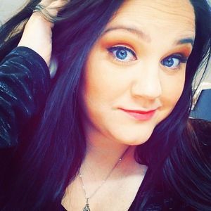 Meet your Posher, Melanie